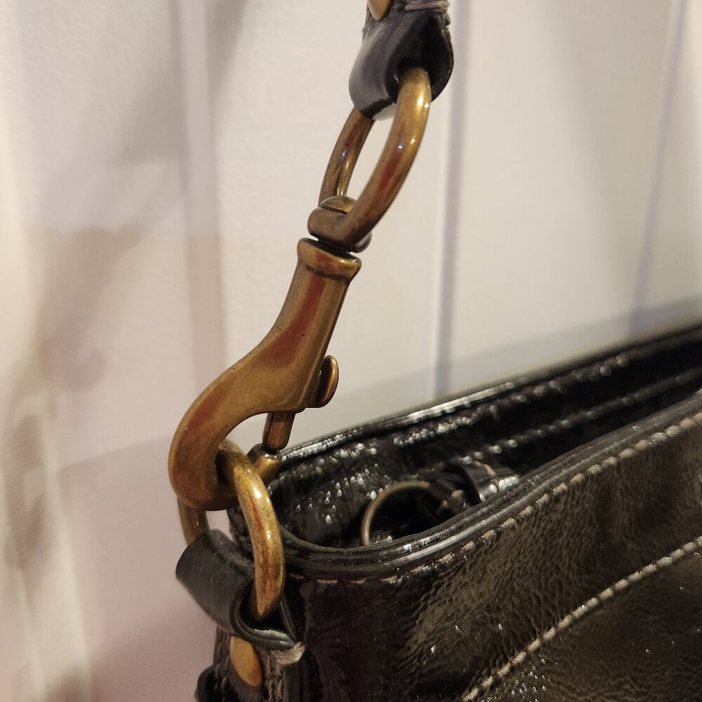 Coach Signature Zoe Black Patent Leather handbag with Deep Orchid lining - Picture 5 of 11